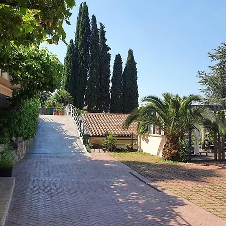 Studio-apartments Monfort Apartman *