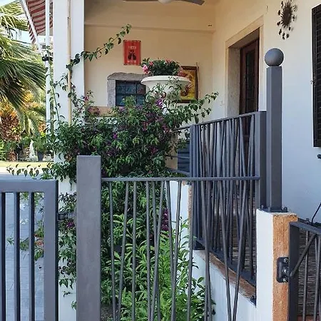 Studio-apartments Monfort Apartment *